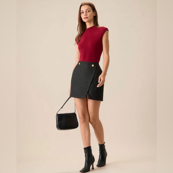 NWT RIHOAS Women's Wine Red Mock Neck Sleeveless Knit Top Sz OS - Picture 3 of 8